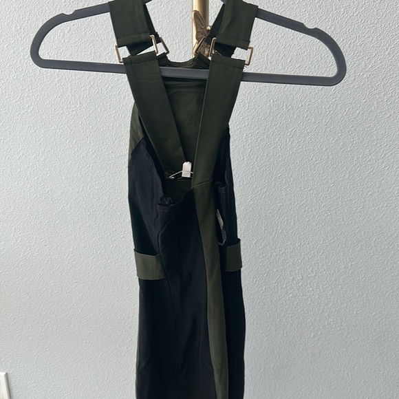 Rare London Green/Black Form Fitting Cross-Back Dress with Gold Buckle Details - Picture 8 of 10